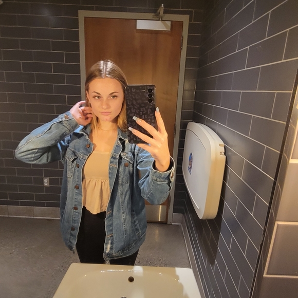 Meet your Posher, Paige - Picture 3 of 8